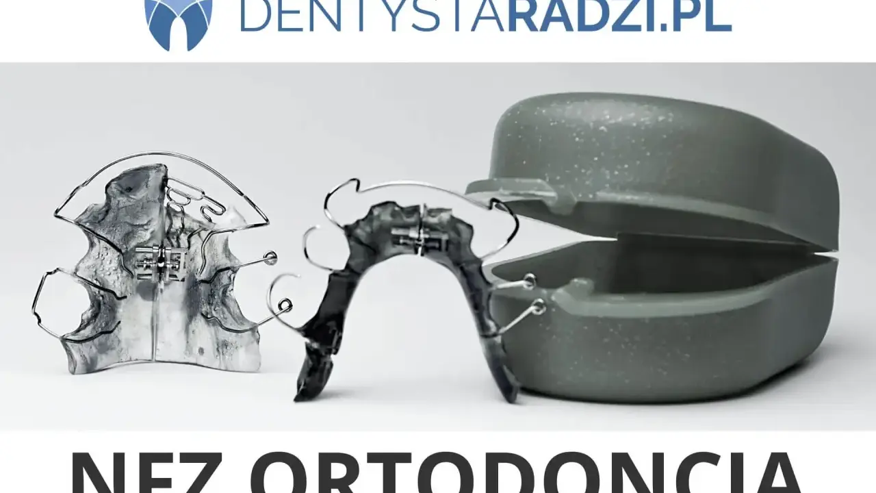 Aparat ortodontyczny NFZ. Dwa aparaty retencyjne i etui.