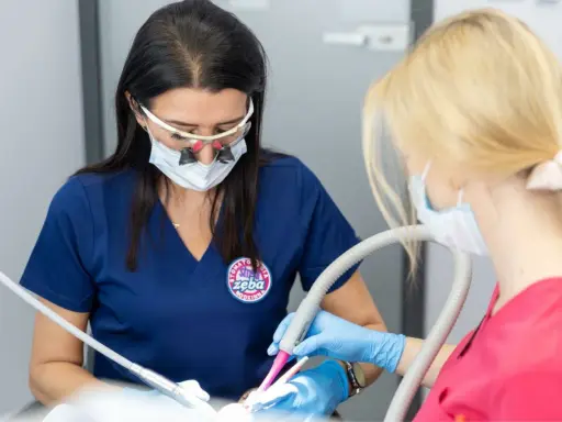 Jak dentysta diagnozuje ból zęba? Rozwiej obawy przed wizytą.