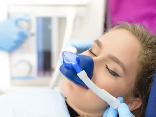 Znieczulenie u dentysty: Bezpieczne fakty, które rozwieją Twój lęk
